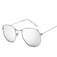 Load image into Gallery viewer, Classic Vintage Sunglasses