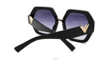 Load image into Gallery viewer, Retro Fashion Design Sun Glasses
