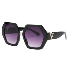 Load image into Gallery viewer, Retro Fashion Design Sun Glasses
